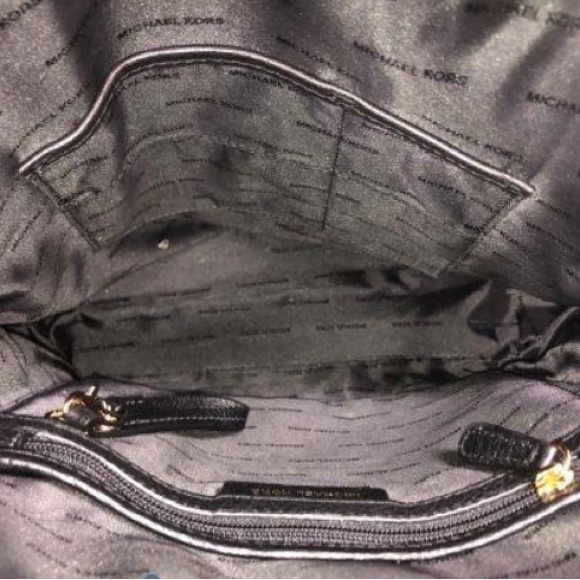 Michael Kors Unisex Medium Rhea
Black Pebbled Leather Slim Backpack w/COA - Picture 4 of 7